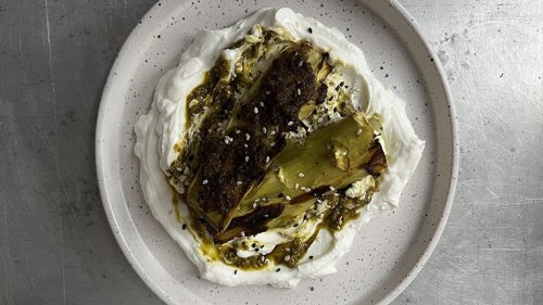 On sauve vos troncs de brocolis avec la harissa verte de Yotam Ottolenghi