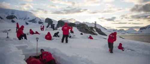 Antarktis Camping: Buche eine Nacht im Zelt oder Biwak