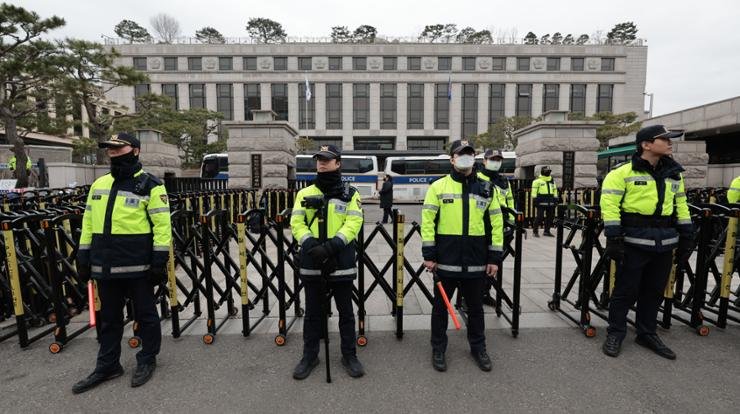 Korea tightens security ahead of presidential impeachment ruling