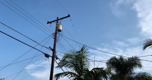 Power outages hit wide swath of San Diego area