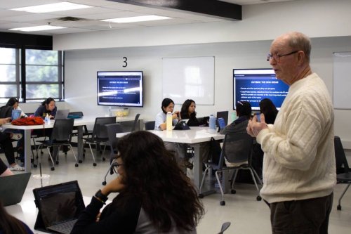 California College Professors Divided on AI's Role in Education