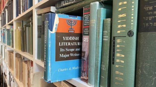 Yiddish Making A Comeback In Los Angeles