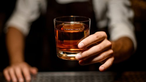 Bartenders Say This Will Get You Ignored At The Bar Every Time
