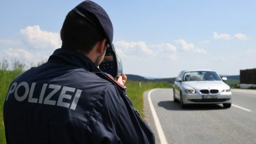 Mit 182 km/h bei Tempo 100: Auto beschlagnahmt