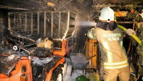Fotovoltaikbatterie setzte Gartenhütte in Brand