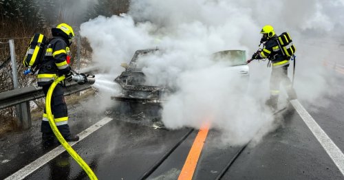 Auto in Vollbrand: A9 musste total gesperrt werden
