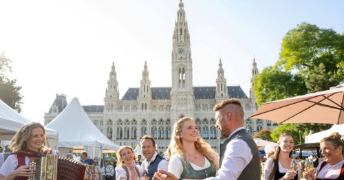 Schuhplattler trifft auf Erdäpfelknödel in Wien
