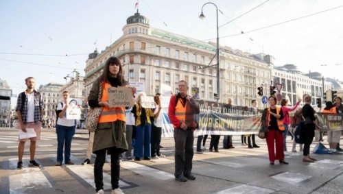 Klimaaktivisten blockierten erneut Wiener Ring