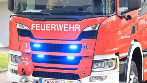 Brand in Wohnung: Feuerwehr musste Tür aufbrechen