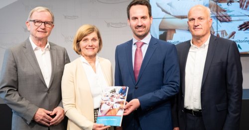 Riesen-Andrang auf Bildungsminister Wiederkehr