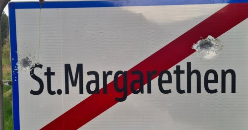 Angeschossene Ortstafel sorgt für Ärger und Sorgen