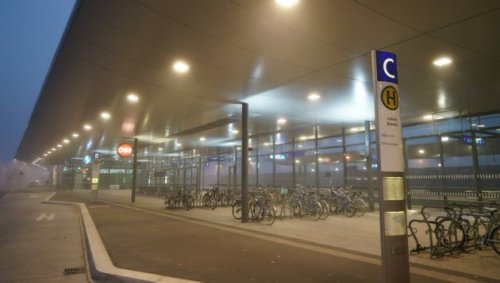Leere Bahnhöfe, volle Straßen - Steiermark steht