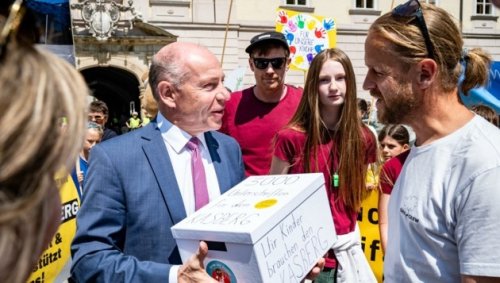 400 Kasberg-Fans übergaben Petition an die Politik
