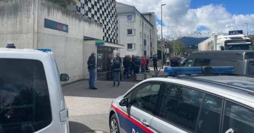 Banküberfall in Innsbruck: Bewaffneter auf Flucht!