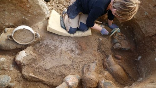 170 etruskische Gräber nahe Florenz entdeckt