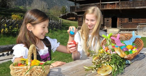 Eierpecken und die Suche nach den goldenen Goggei