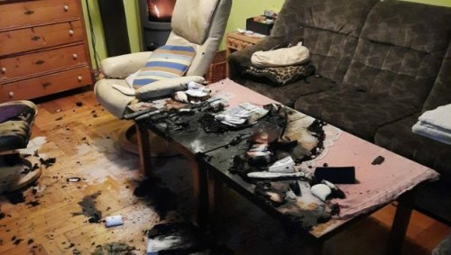 Adventgesteck ging im Wohnzimmer in Flammen auf