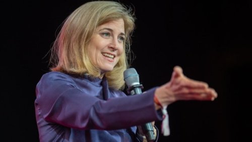 Pinke Außenministerin legt sich nun mit Ungarn an