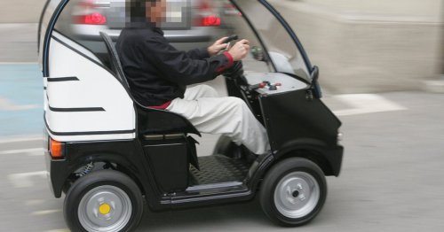 Mann mit Elektromobil als Geisterfahrer auf A8