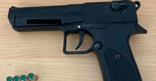 13-Jähriger schoss in Luft, schrie „Allahu Akbar“