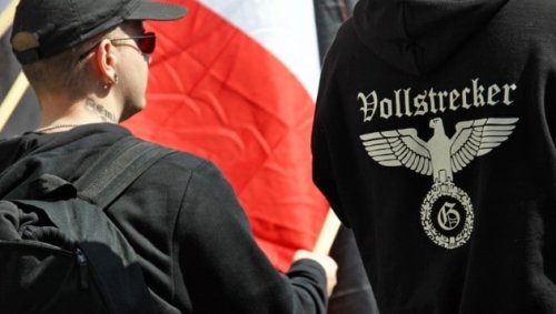 Rechtsextreme übten auf Schulgelände das Prügeln