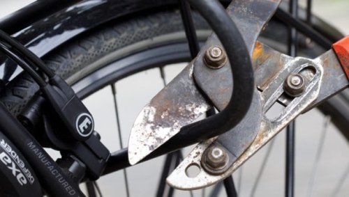 Unbekannte stahlen E-Bike aus Innsbrucker Keller