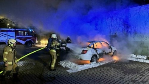 Fahrzeug brannte komplett ab