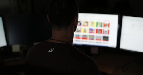Porno-Produzent bei Prozess wegen Erpressung krank