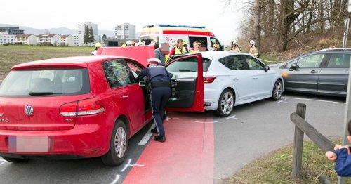 Schwangere Frau bei Verkehrsunfall verletzt