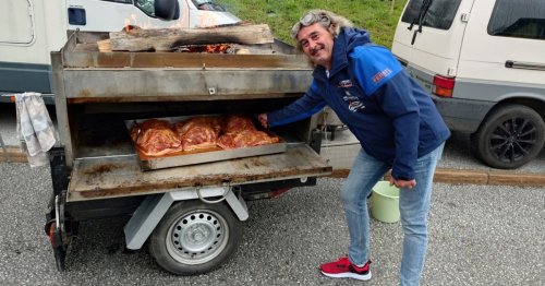 Wo neben teuren PS-Monstern das Fleisch brutzelt