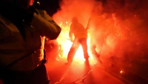 Legia-Warschau-Fans bekriegen sich mit Polizei!