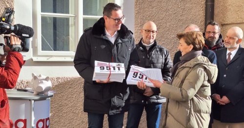 9500 Unterschriften gegen Sparkurs bei Jugend-WGs