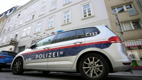 Lenker baut Unfall und gönnt sich Getränkepause