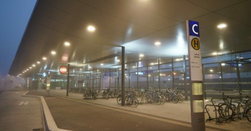 Leere Bahnhöfe, volle Straßen - Steiermark steht