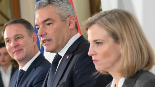 NEOS-Chefin drückt sich um Postenschacher-Frage