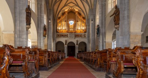 Fünf Gotteshäuser in der ältesten Stadt Kärntens