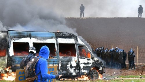 Proteste gegen neue Wasserspeicher in Frankreich