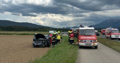 Frau musste aus ihrem Auto geschnitten werden
