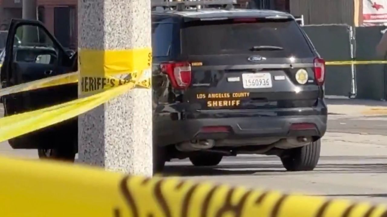 Former L.A. County sheriff’s deputy gets prison in extortion case
