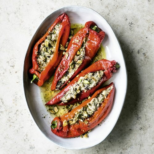 Spitzpaprika mit Feta-Füllung