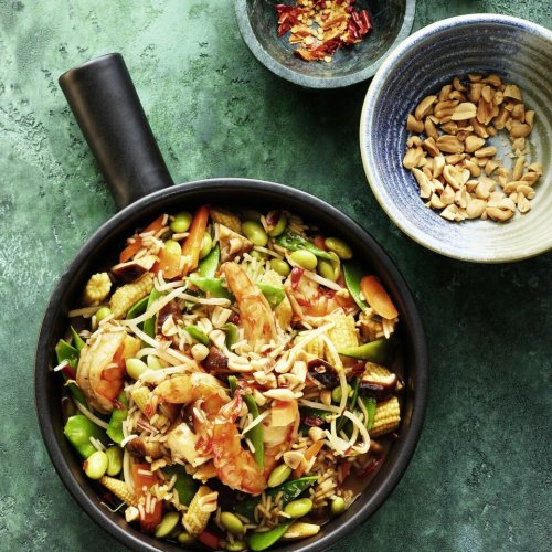 Asia-Gemüse-Garnelen-Pfanne mit Reis