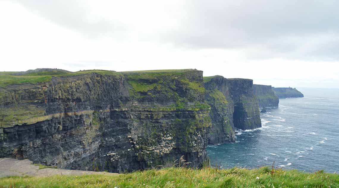 Ein Ausflug zu den Cliffs of Moher – Irlands dramatische Steilklippen