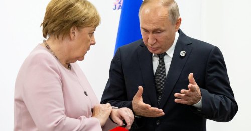 Wirtschaftsgipfel in Davos: Abrechnung mit Merkel wegen Ukraine-Krieg