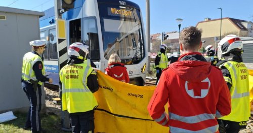 Seniorin in Wiener Neudorf von Badner Bahn erfasst und getötet
