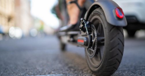 Gestohlener E-Scooter von Besitzer geortet: Polizei nahm Verdächtigen fest