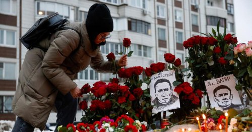 Tausende kamen zu Nawalnys Beerdigung: Mehr als 100 Festnahmen