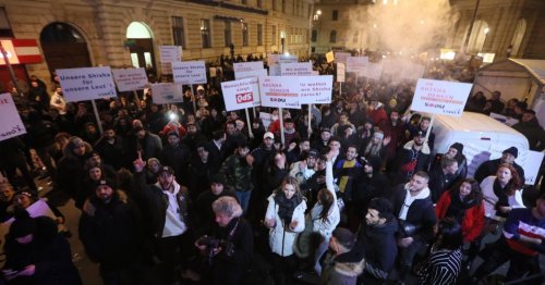 Rauchverbot: Shisha-Demo vor der SPÖ-Zentrale