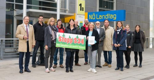 S34-Gegner übergaben 10.370 Unterschriften an den Landtag
