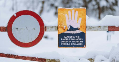 Tödliches Lawinenunglück: Snowboarder unter Schneemassen begraben