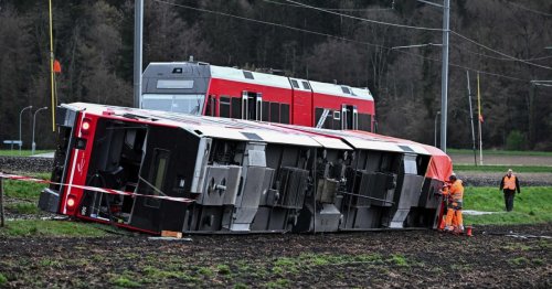 15 Verletzte bei Entgleisung zweier Regionalzüge in der Schweiz